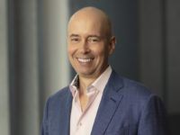 Какая зарплата CEO в канадских компаниях.